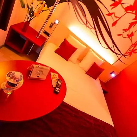 Design & Restaurant 2* Sedan