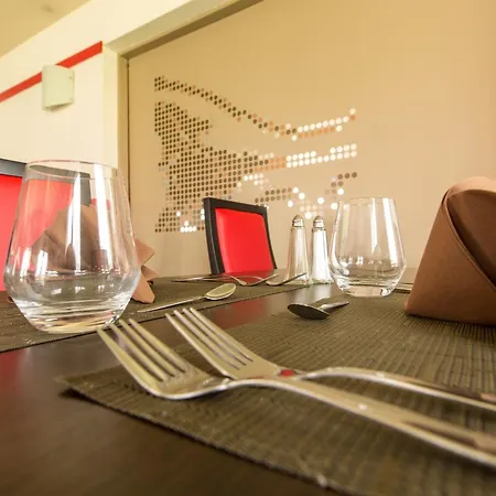 Design & Restaurant 2*