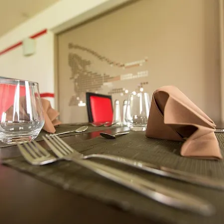 Hotel Inn Design & Restaurant Sedan 2*